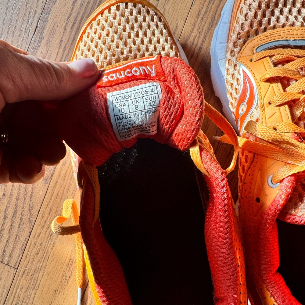 Saucony Women's Orange Athletic Shoes Sz 10 Excellent condition